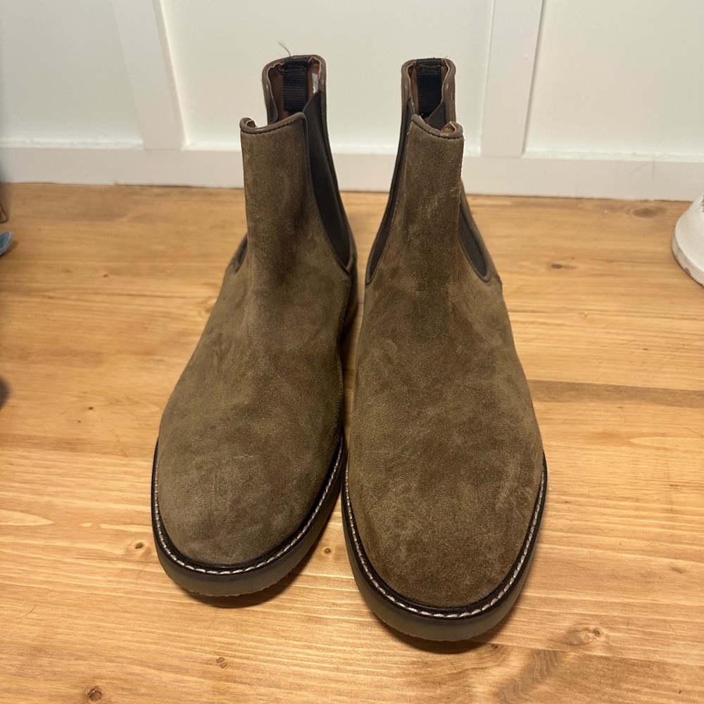 Clarks suede Chelsea boot